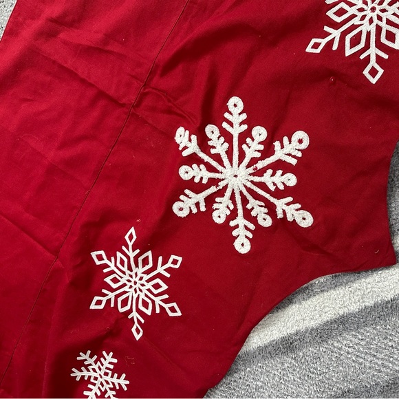 Snowflake Light-up Fireplace Mantle Scarf - Picture 3 of 6